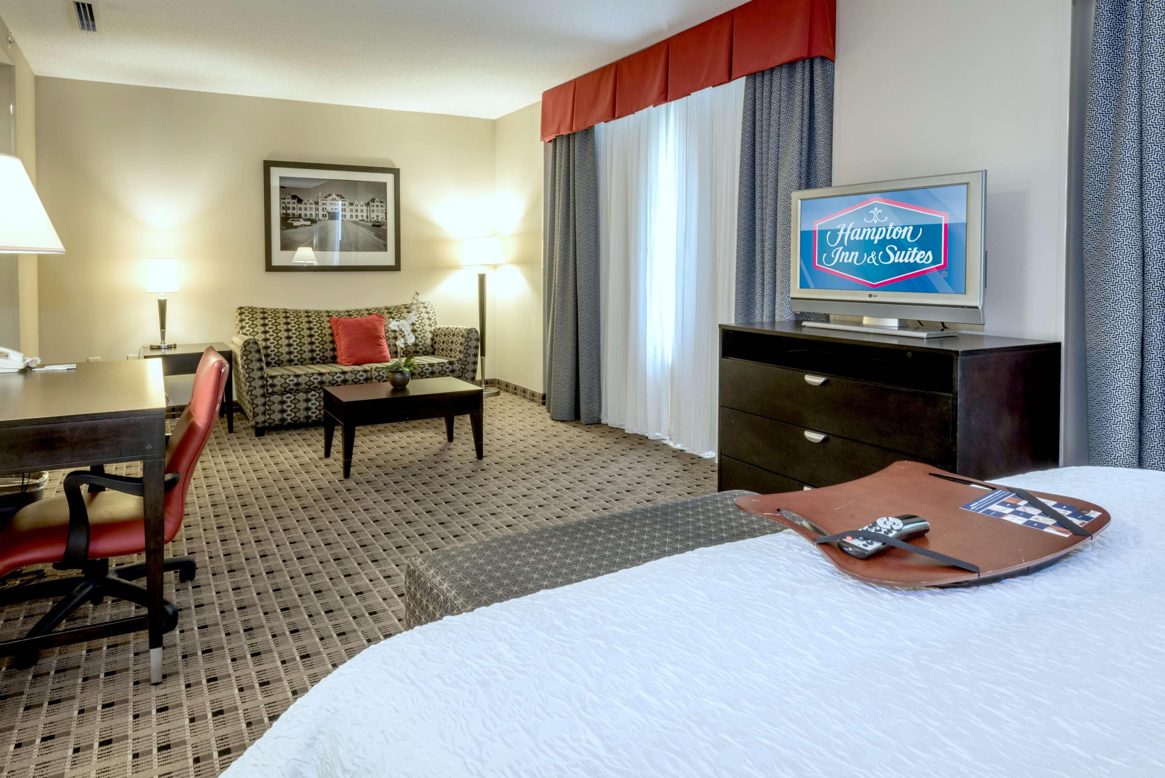 Hampton Inn & Suites Montgomery-Downtown Exteriör bild