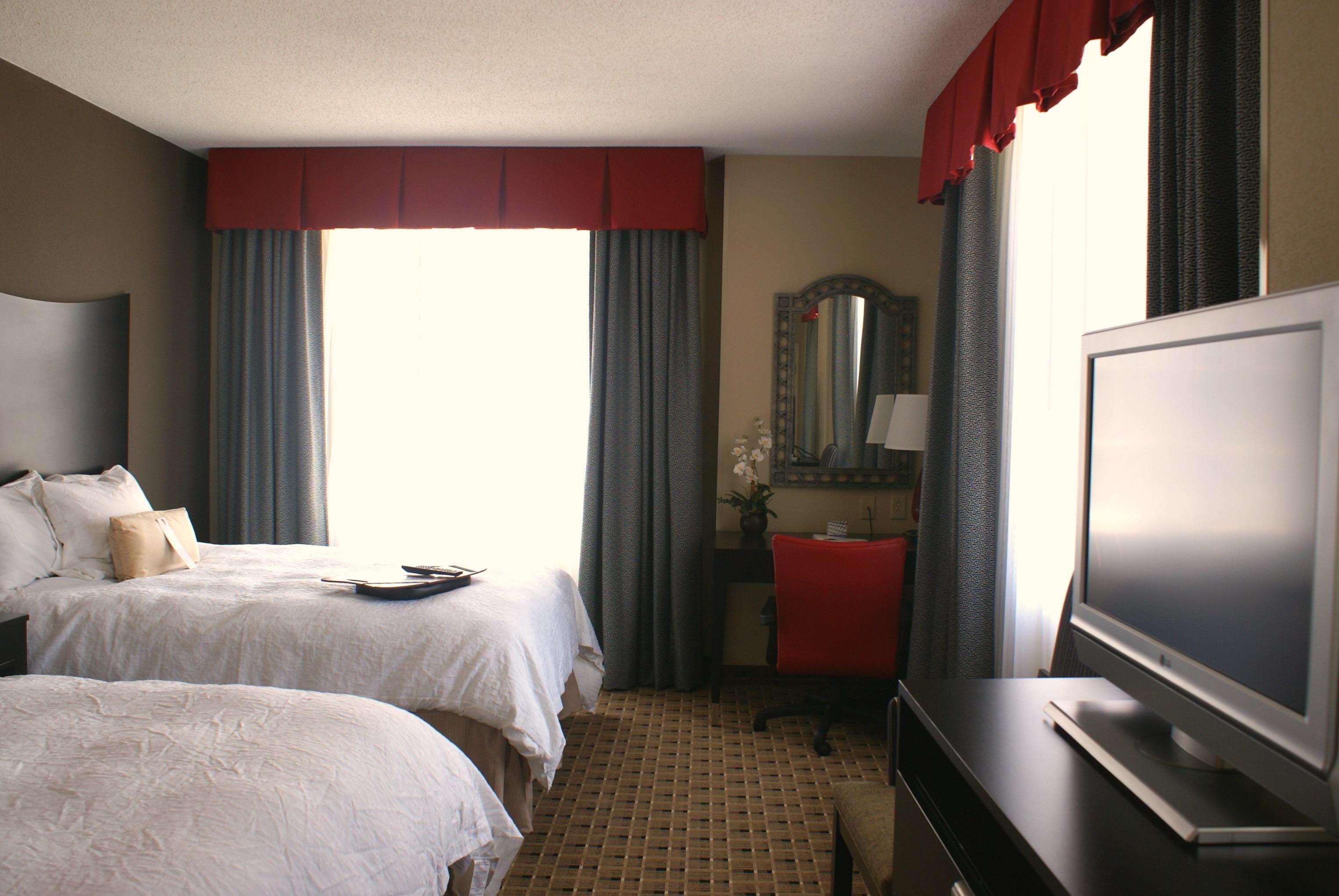 Hampton Inn & Suites Montgomery-Downtown Exteriör bild
