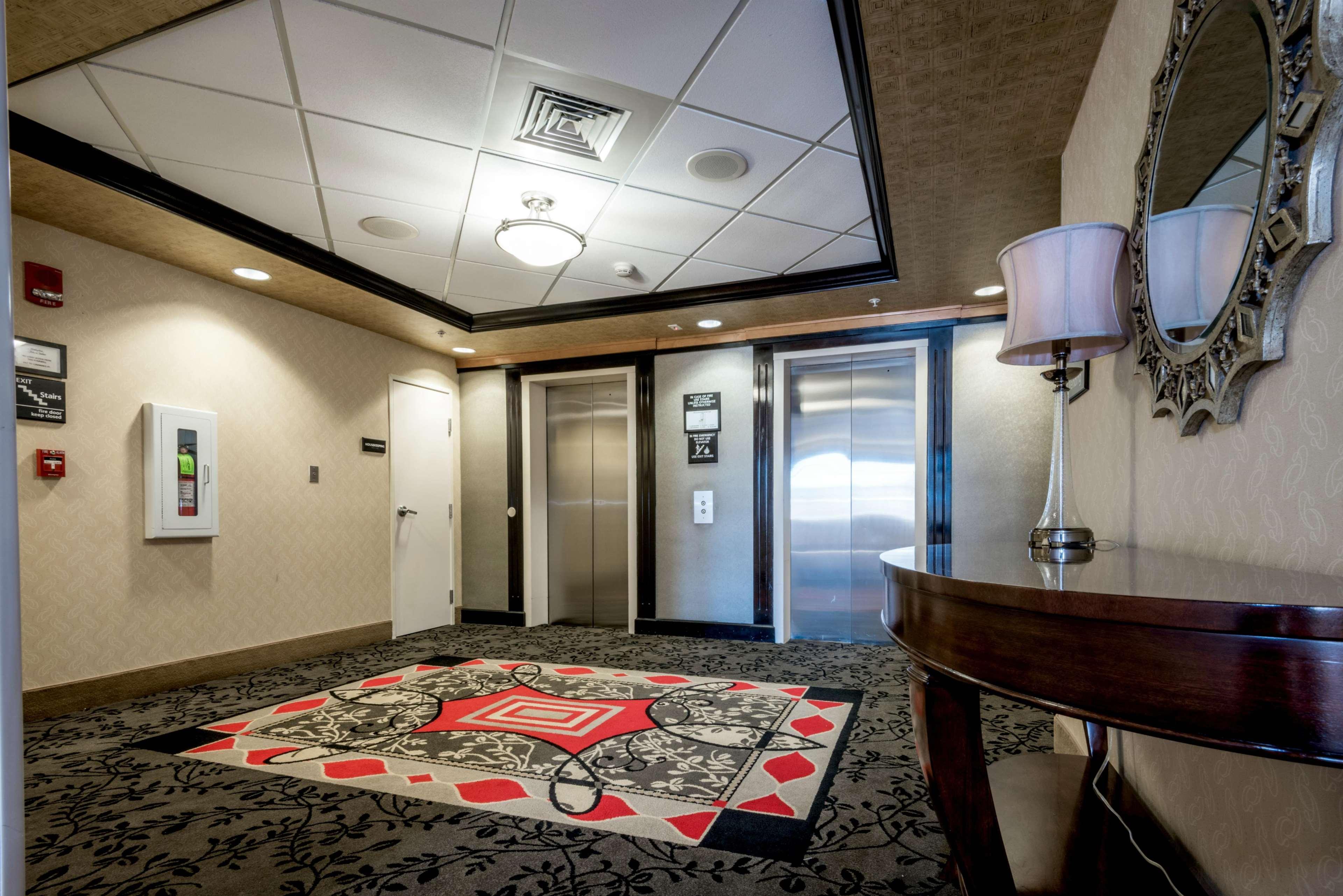 Hampton Inn & Suites Montgomery-Downtown Exteriör bild