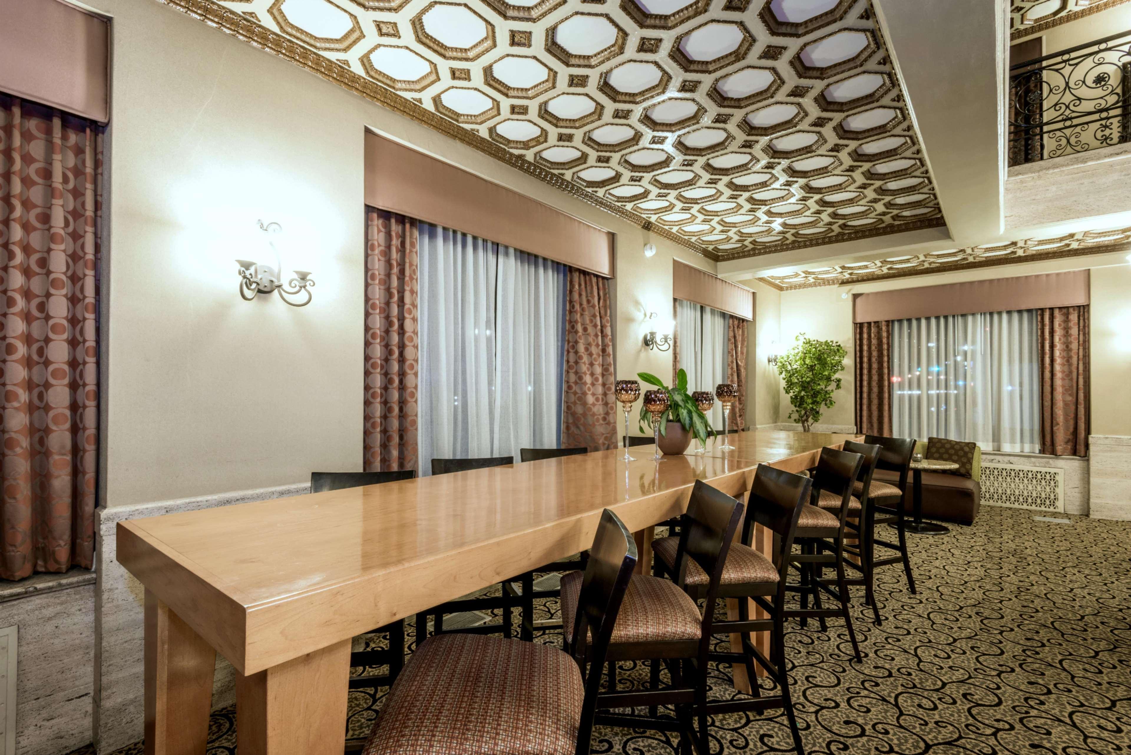 Hampton Inn & Suites Montgomery-Downtown Exteriör bild