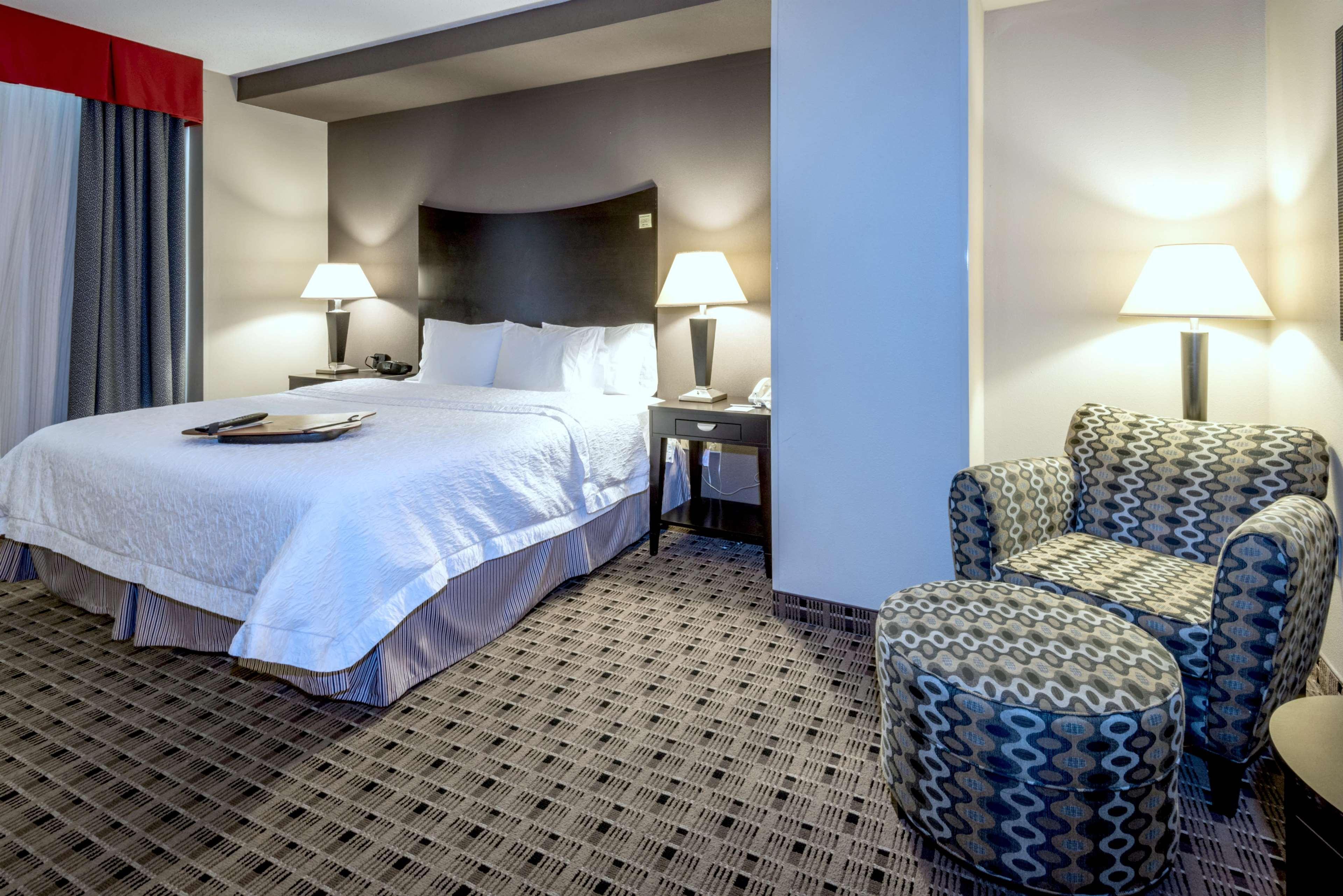Hampton Inn & Suites Montgomery-Downtown Exteriör bild