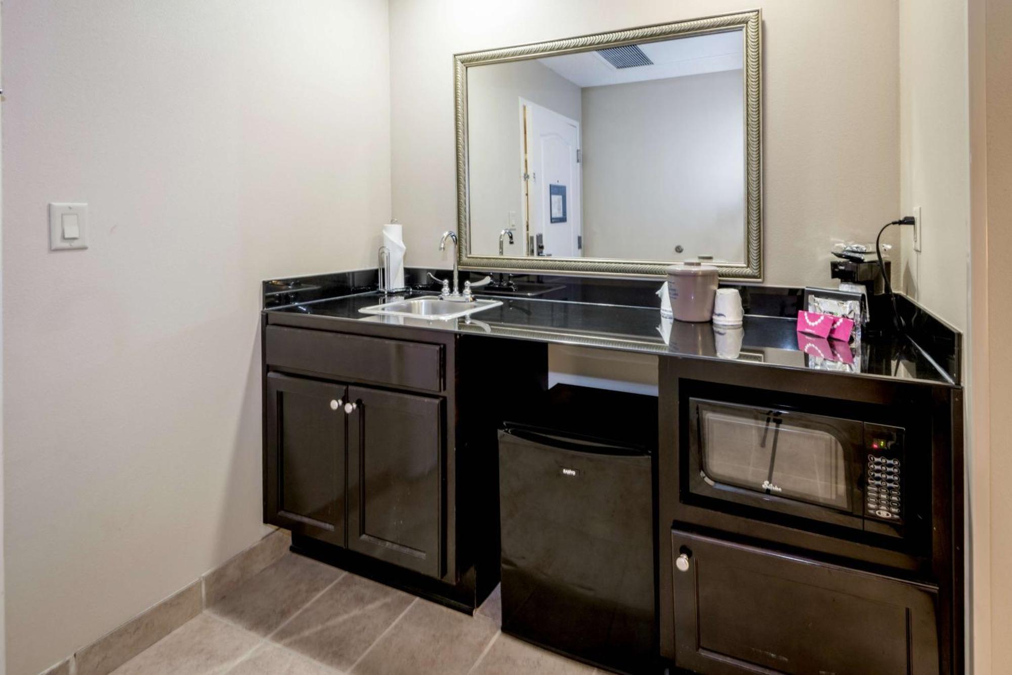 Hampton Inn & Suites Montgomery-Downtown Exteriör bild