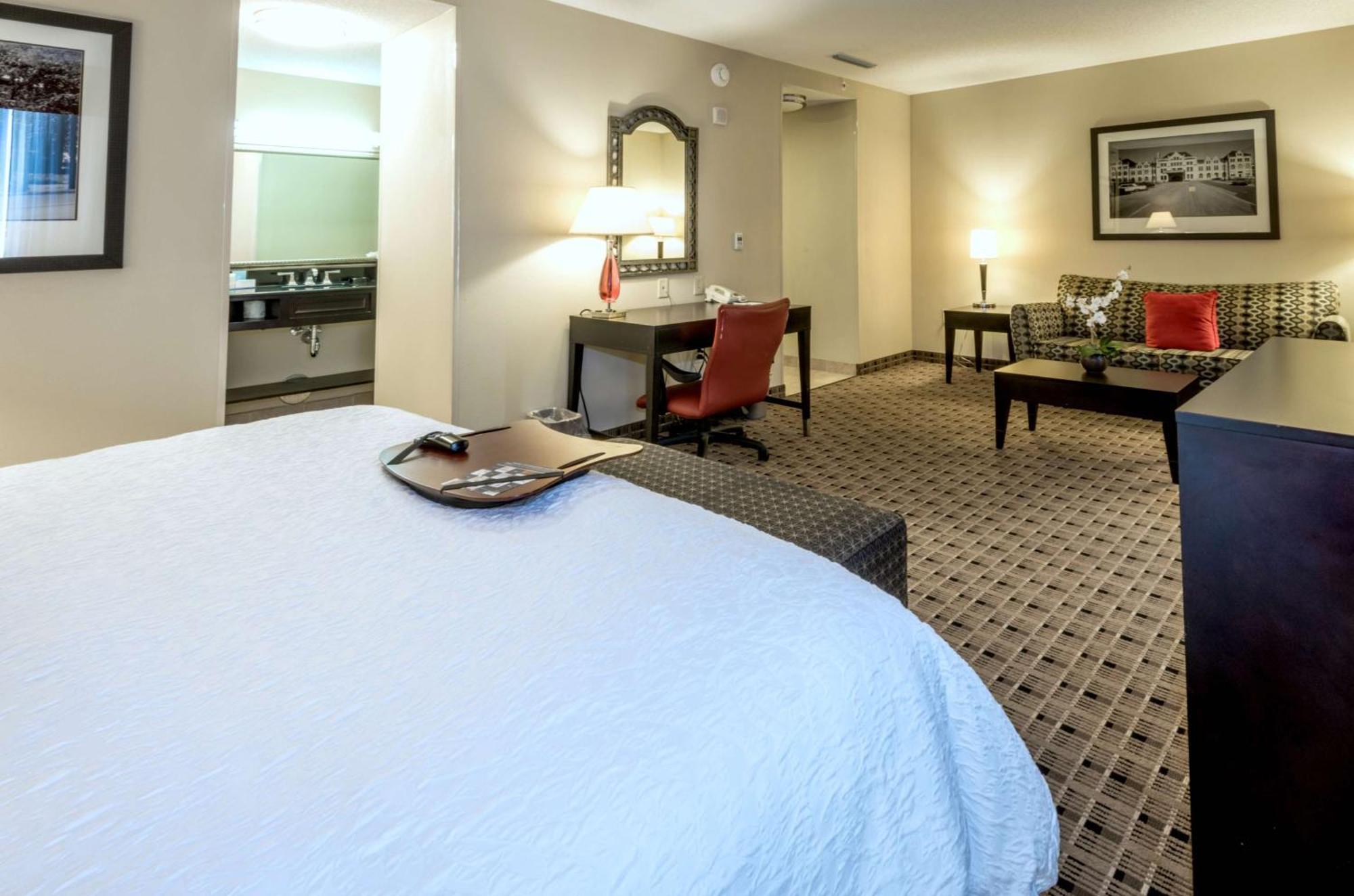 Hampton Inn & Suites Montgomery-Downtown Exteriör bild
