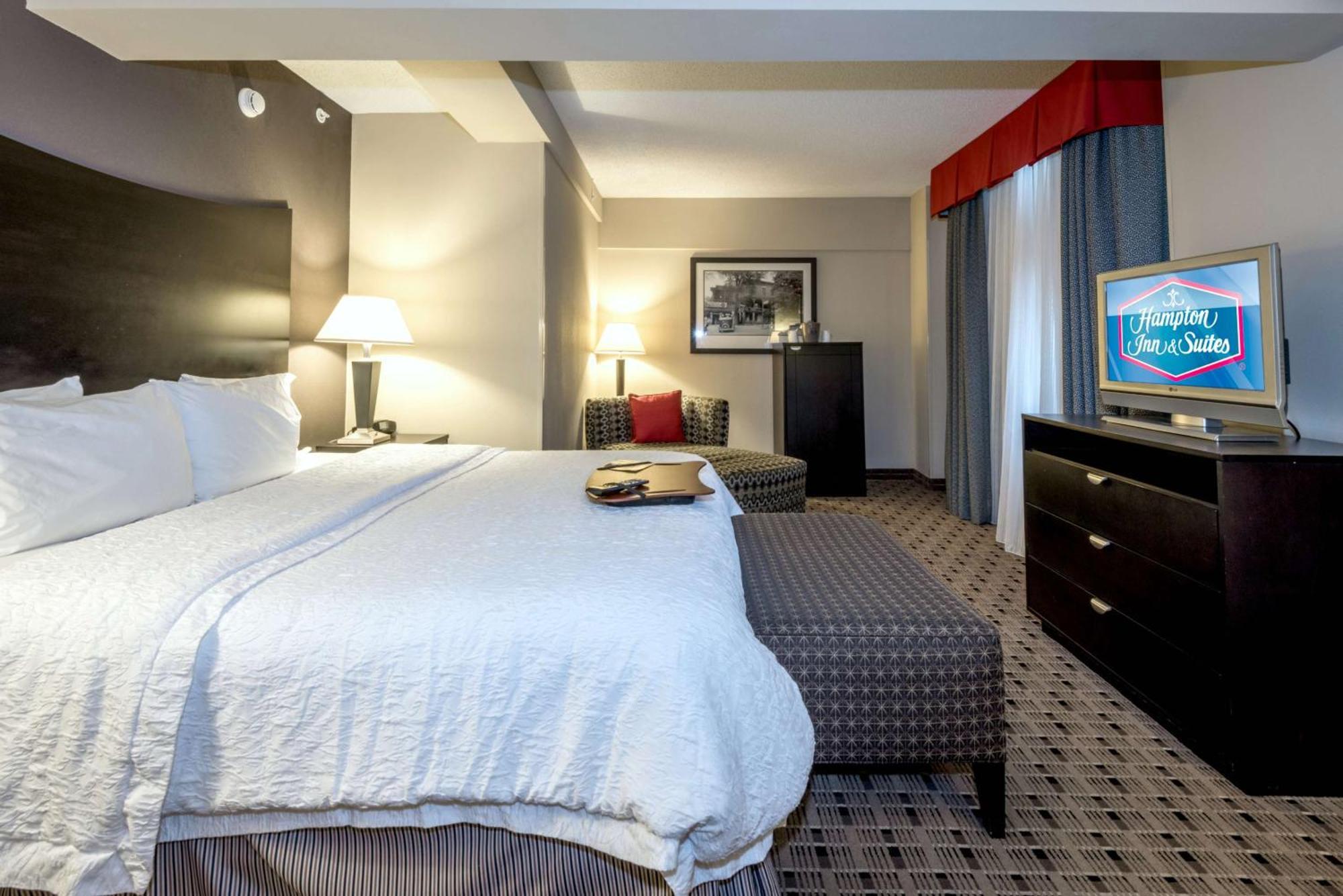 Hampton Inn & Suites Montgomery-Downtown Exteriör bild